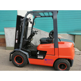 Дизельный вилочный погрузчик Toyota 2.5т