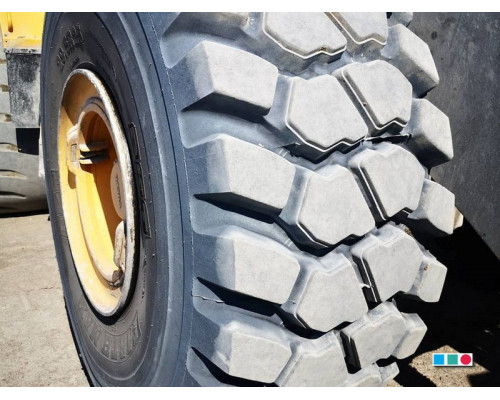 35/65R33 (875/65R33) BKT EARTHMAX SR 41 E-4 **** UMS CR TL